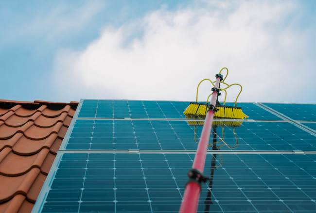 The Top Benefits of Professional Solar Panel Cleaning | Aquarius Window ...